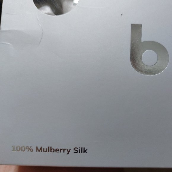 BLISSY 100% Mulberry Silver Silk Standard Pillowcase and Heart Scrunchie SET - Picture 3 of 8